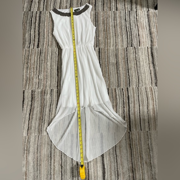 Gorgeous Hi-Lo beaded neck dress - Small - Picture 6 of 8